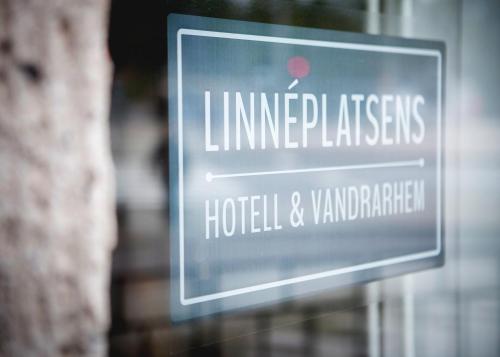 哥德堡林奈帕特森酒店及旅馆的酒店窗口的标志变了