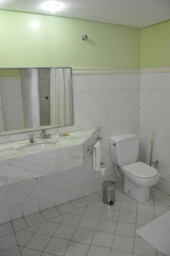 Grande Hotel de Juazeiro的一间浴室