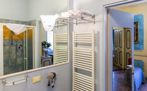 安蒂卡达兹格里奥迪沙姆酒店的一间浴室