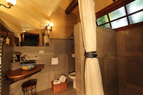 卡萨格力比尼雅斯酒店的一间浴室