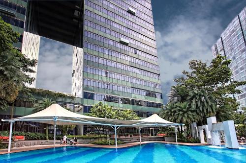 远东酒店集团乌节园公寓内部或周边的泳池
