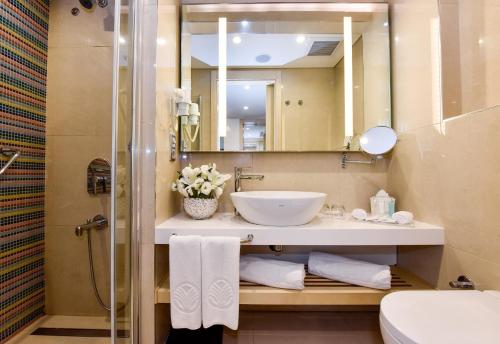亚洲伊斯坦布尔探戈阿江罗塔纳酒店公寓的一间浴室
