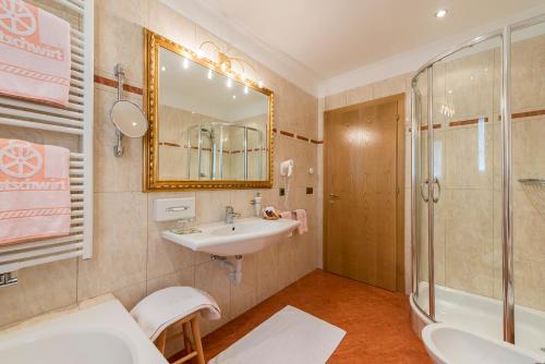 格兰兹威尔特酒店的一间浴室
