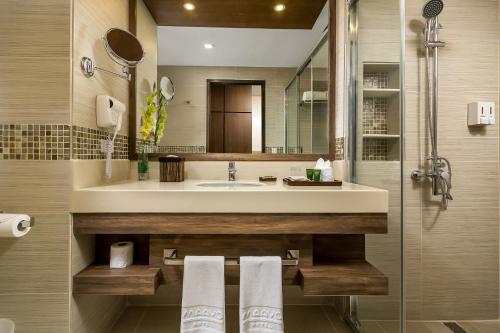 马约酒店的一间浴室