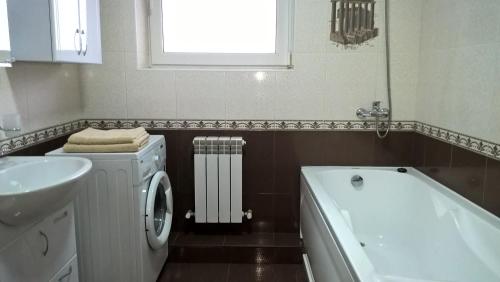 Apartment Mayskaya的一间浴室
