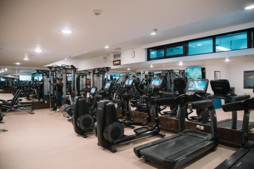 亚的斯亚贝巴金色郁金香酒店的健身中心和/或健身设施