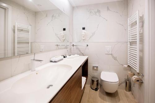 马维尔健康酒店的一间浴室