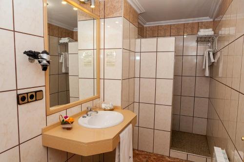 瓜达尔基维尔酒店的一间浴室