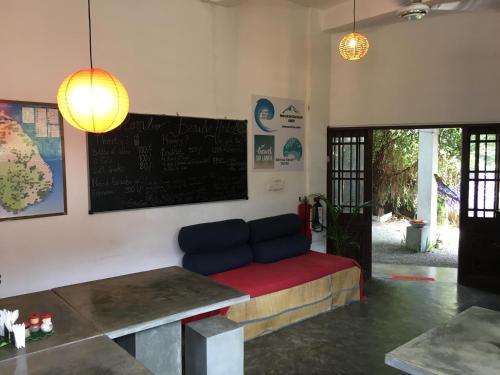 Colombo Beach Hostel的休息区