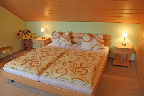 Ferienhaus Waren SEE 7641客房内的一张或多张床位