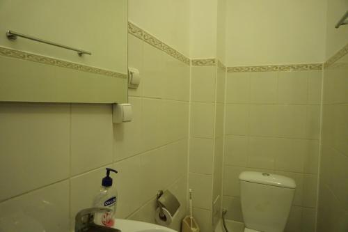 苏瑞克瓦塔蒂亚娜别墅的一间浴室