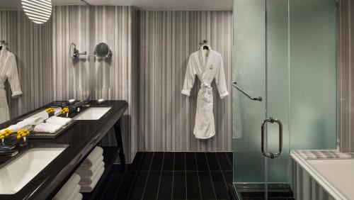 乔治敦瓦特盖特酒店的一间浴室