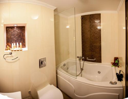 费洛卡利亚酒店的一间浴室