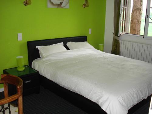 莱勒兹城堡酒店客房内的一张或多张床位