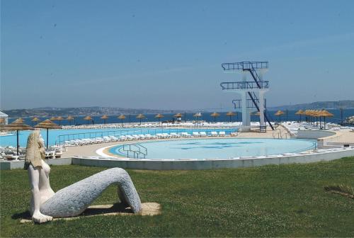Entre o Mar e Lisboa内部或周边的泳池