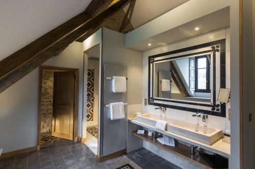 Domaine de Rymska & Spa - Relais & Châteaux的一间浴室