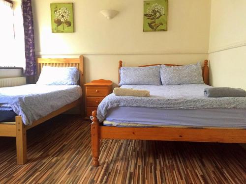 绿洲酒店客房内的一张或多张床位