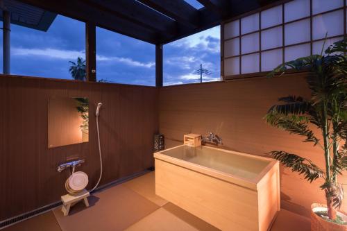 筑后川温泉清乃屋日式旅馆的一间浴室