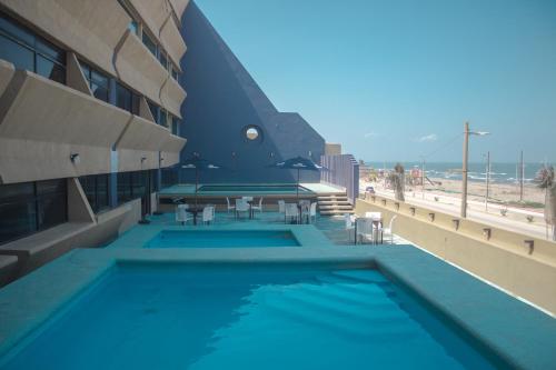 Hotel Terrasol内部或周边的泳池