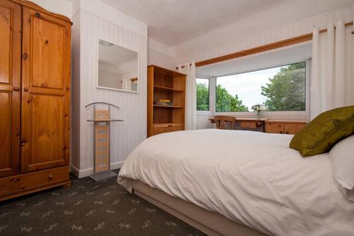 Comfortable rooms客房内的一张或多张床位