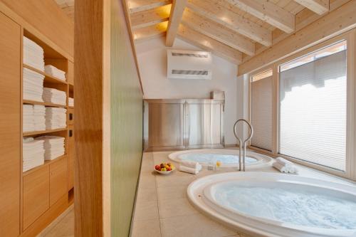 阿里斯特拉瑞士弗莱尔酒店的一间浴室