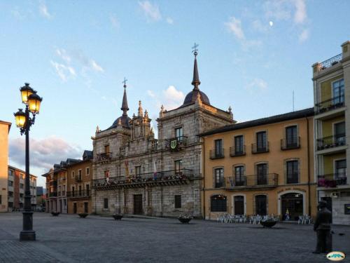 蓬费拉达Apartamento Casco Antiguo Ponferrada的相册照片