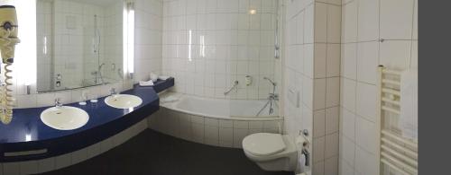 阿斯科特布里斯都酒店的一间浴室