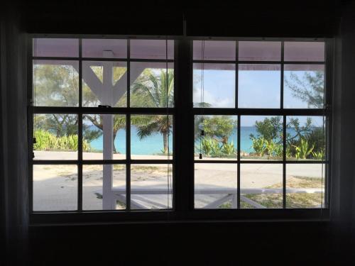 Bimini Seaside Villas - Pink Cottage with Beach View平面图