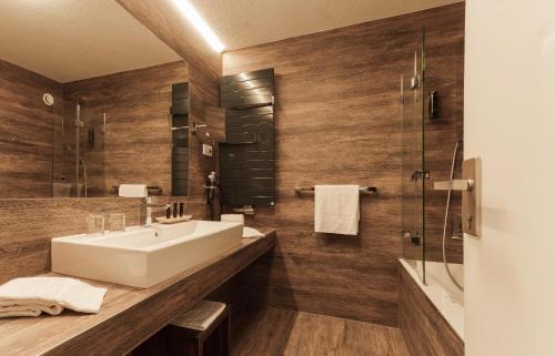 MAXX Hotel Jena的一间浴室