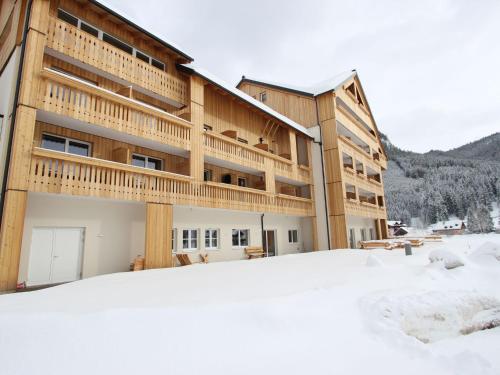 冬天的Spacious Apartment in Gosau with shared Sauna