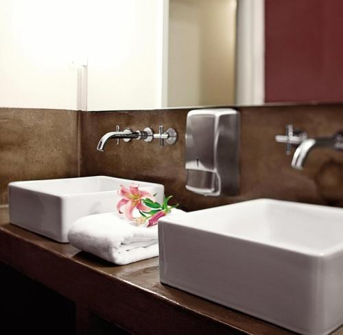 法兰克福五元素旅馆的一间浴室