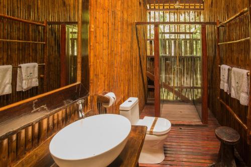 Refugio Amazonas Lodge的一间浴室