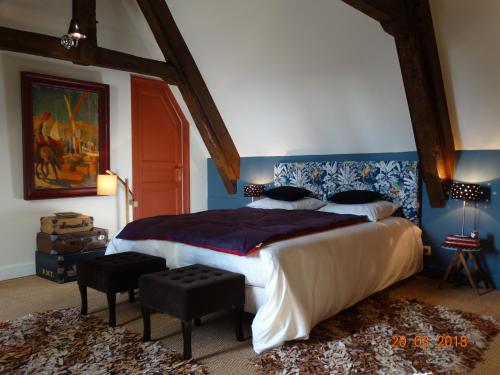 Hôtel particulier "le clos de la croix"客房内的一张或多张床位