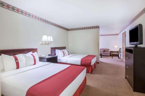 威廉姆斯华美达酒店客房内的一张或多张床位