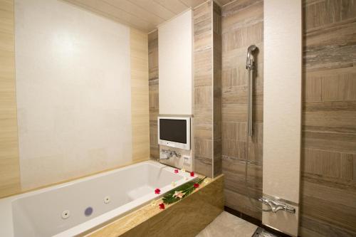 ホテル アンジュエトワール 堺 - Adult Only的一间浴室