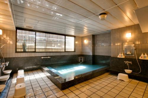 大阪大阪大和屋本店旅馆的中间设有大浴缸的大浴室