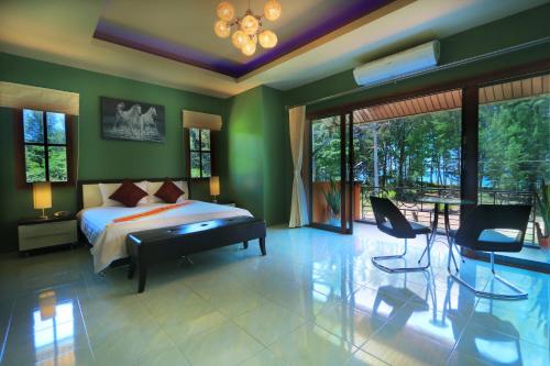 蔻立Coral Beach Pool Villa Khao Lak - SHA Extra Plus的相册照片