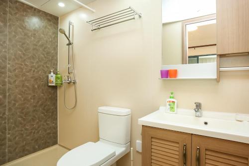 惠东双月湾双月禅居的一间浴室