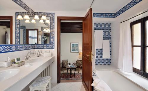 圣洛伦索酒店 - 仅限成人的一间浴室