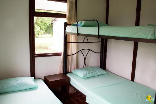 Hotel Campestre CENVATURS客房内的一张或多张双层床