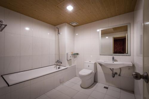 金凤凰商务旅馆的一间浴室