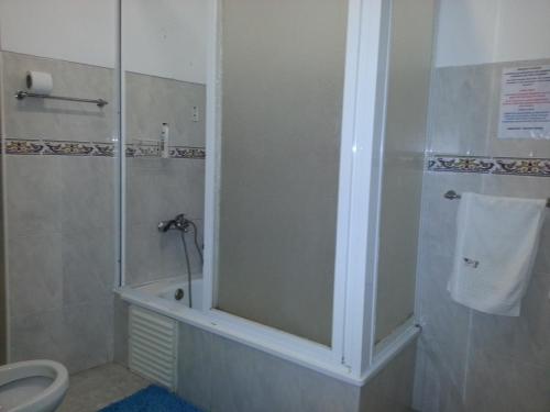 安霍斯城中旅馆的一间浴室
