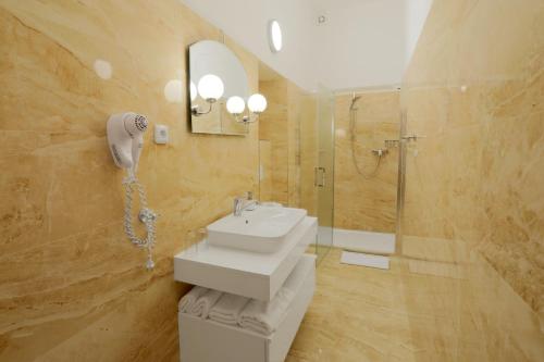 赫鲁巴斯卡拉什特克尔酒店的一间浴室