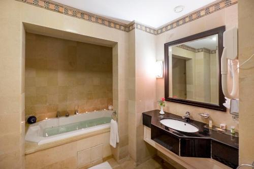 哈马马特麦地那日光浴及海水浴酒店的相册照片
