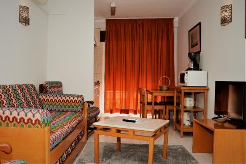 阿玛考德佩拉林多玛尔观光公寓酒店的相册照片