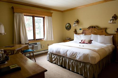 阿尔彭霍夫酒店客房内的一张或多张床位