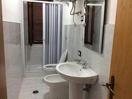 Appartamento in residence Laghi di Sibari的一间浴室
