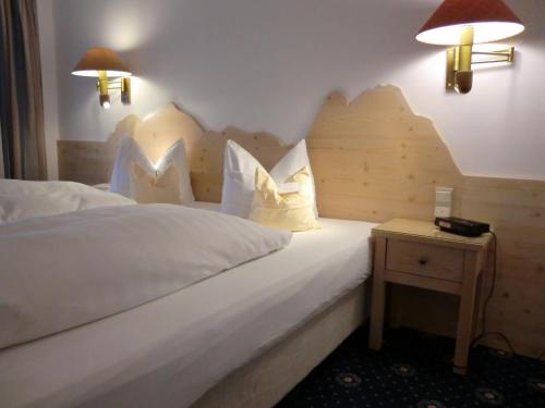 莱茵酒店客房内的一张或多张床位