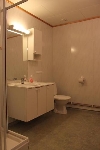 Kaikanten Gryllefjord的一间浴室