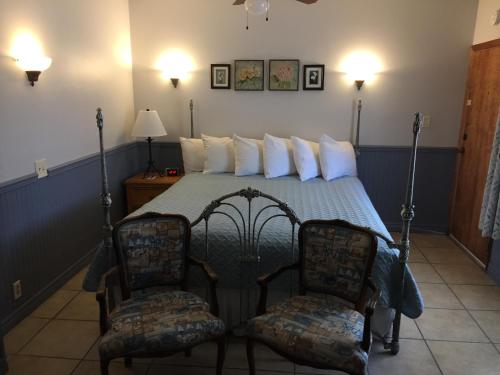 卡塔利娜岛西克雷斯特旅馆客房内的一张或多张床位